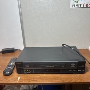 Toshiba W627 VCR 4 Head Hi-Fi Video Cassette Recorder, Tested Working, (Read)